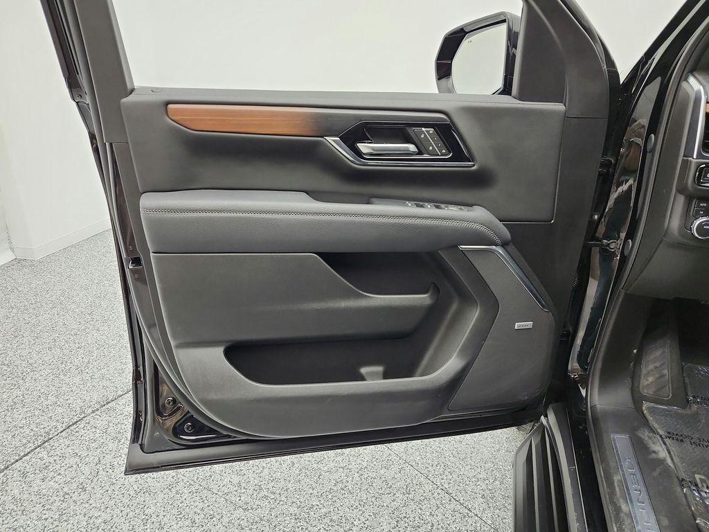 used 2025 GMC Yukon car, priced at $68,977