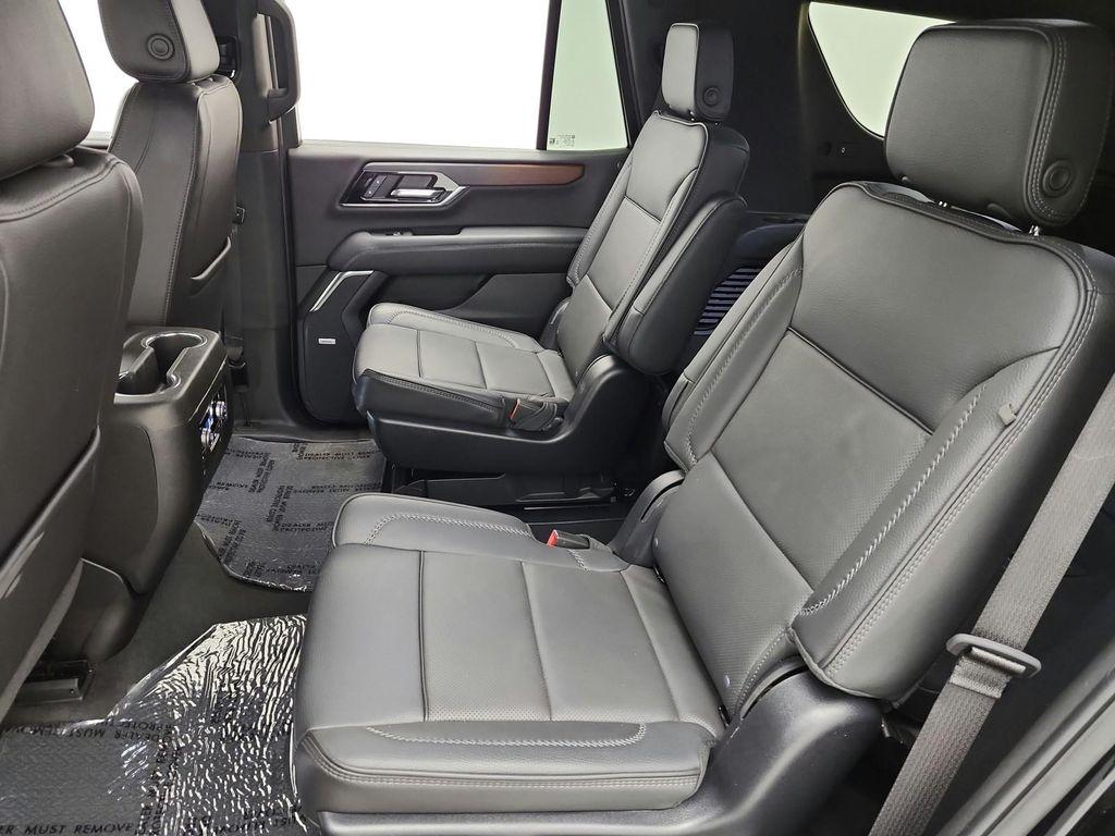 used 2025 GMC Yukon car, priced at $68,977
