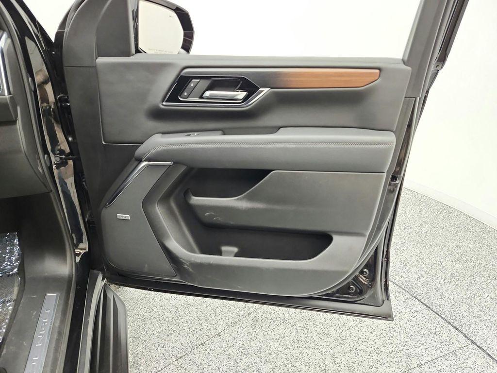 used 2025 GMC Yukon car, priced at $68,977