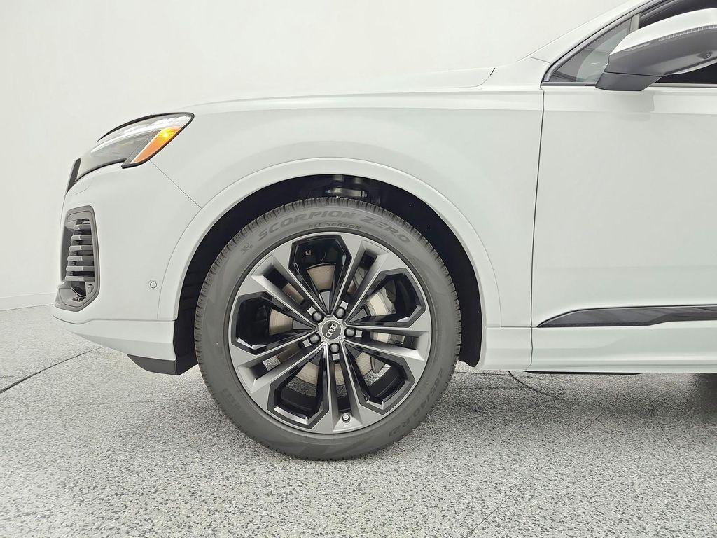 new 2026 Audi Q7 car, priced at $77,555