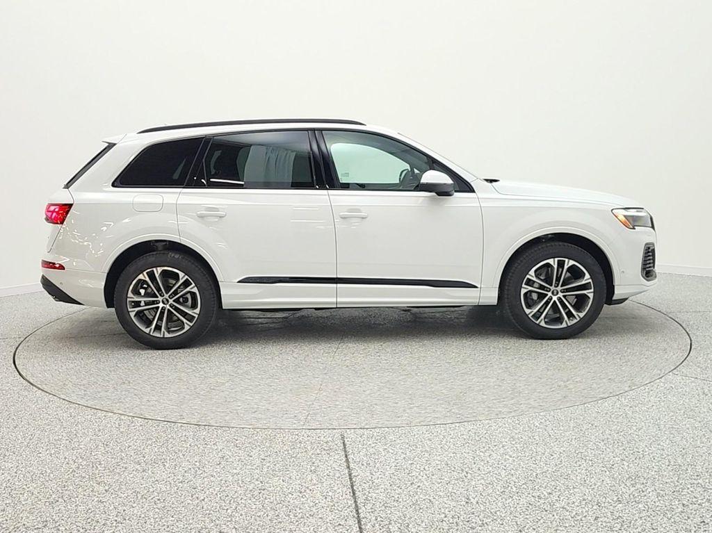 new 2026 Audi Q7 car, priced at $70,155