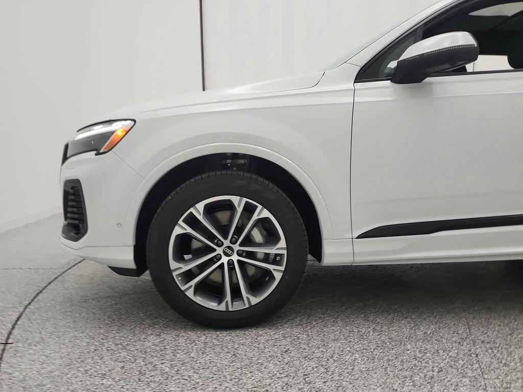 new 2026 Audi Q7 car, priced at $70,155