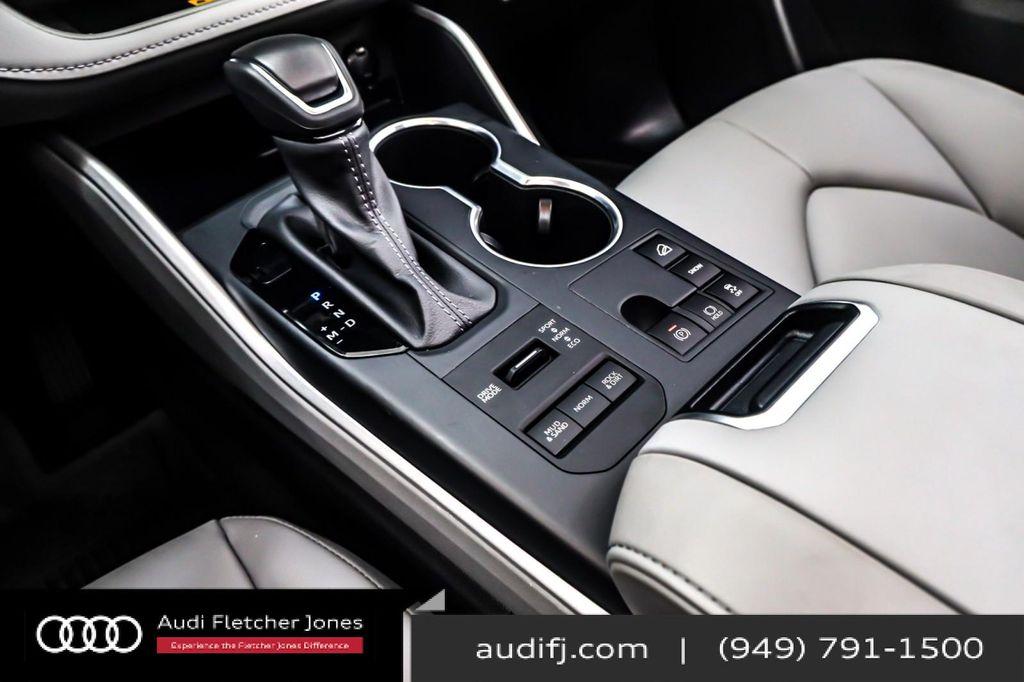 used 2025 Toyota Highlander car, priced at $42,394