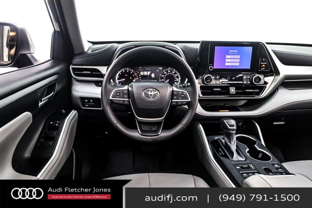 used 2025 Toyota Highlander car, priced at $42,394
