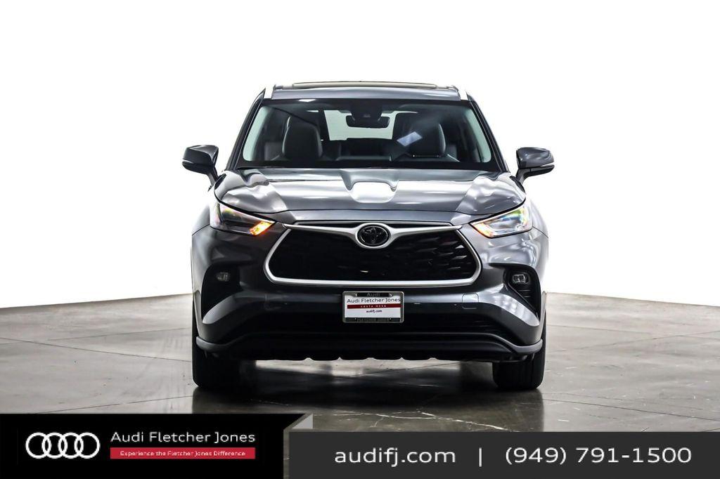 used 2025 Toyota Highlander car, priced at $42,394