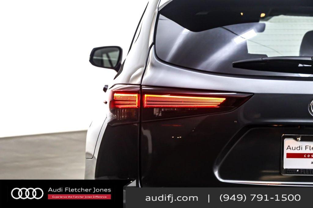 used 2025 Toyota Highlander car, priced at $42,394