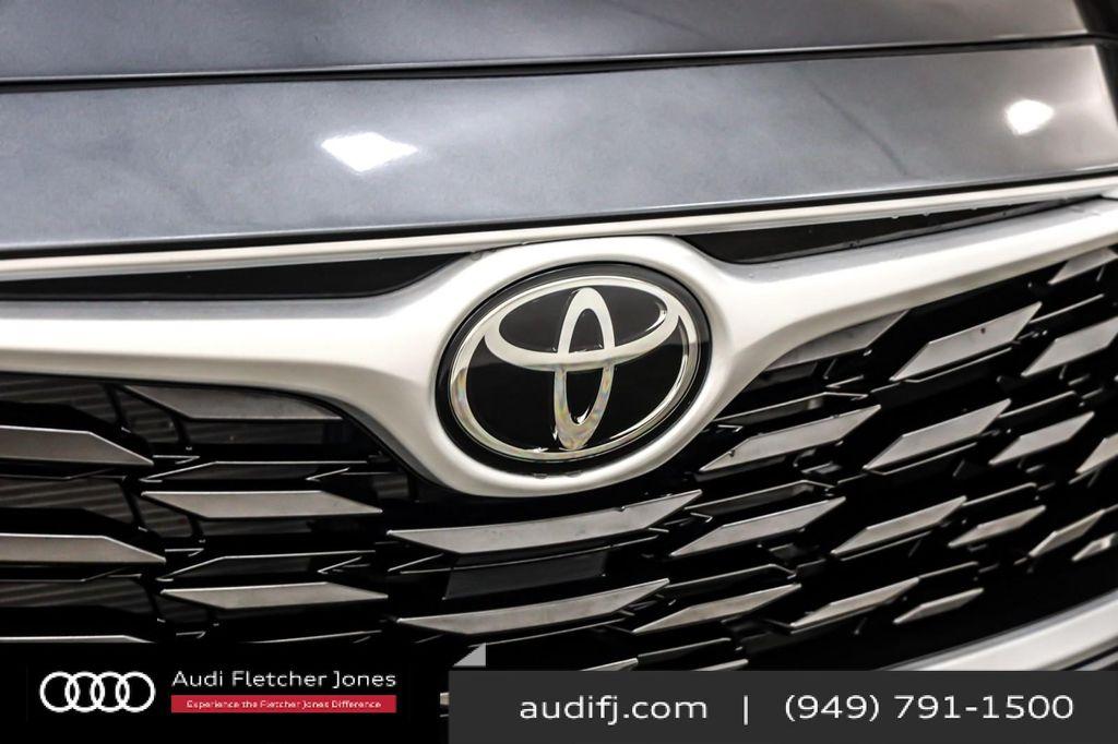 used 2025 Toyota Highlander car, priced at $42,394