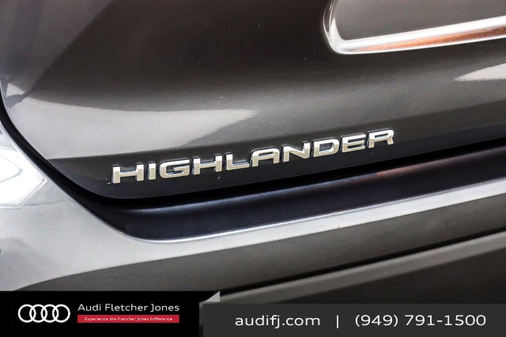 used 2025 Toyota Highlander car, priced at $42,394