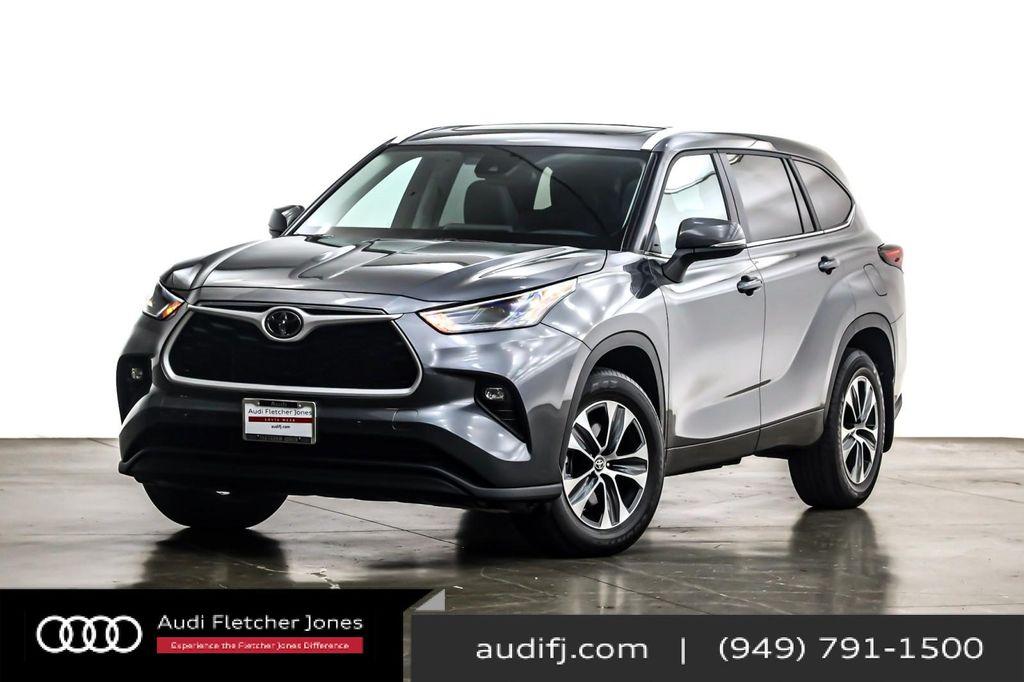 used 2025 Toyota Highlander car, priced at $42,394