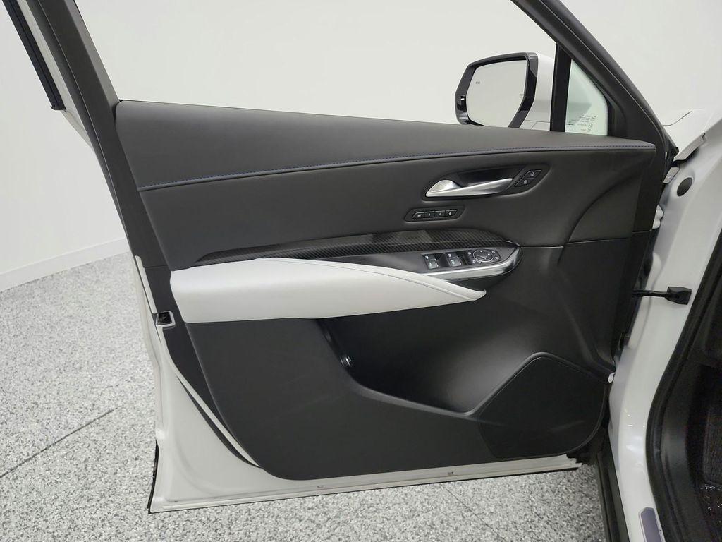 used 2025 Cadillac XT4 car, priced at $39,894