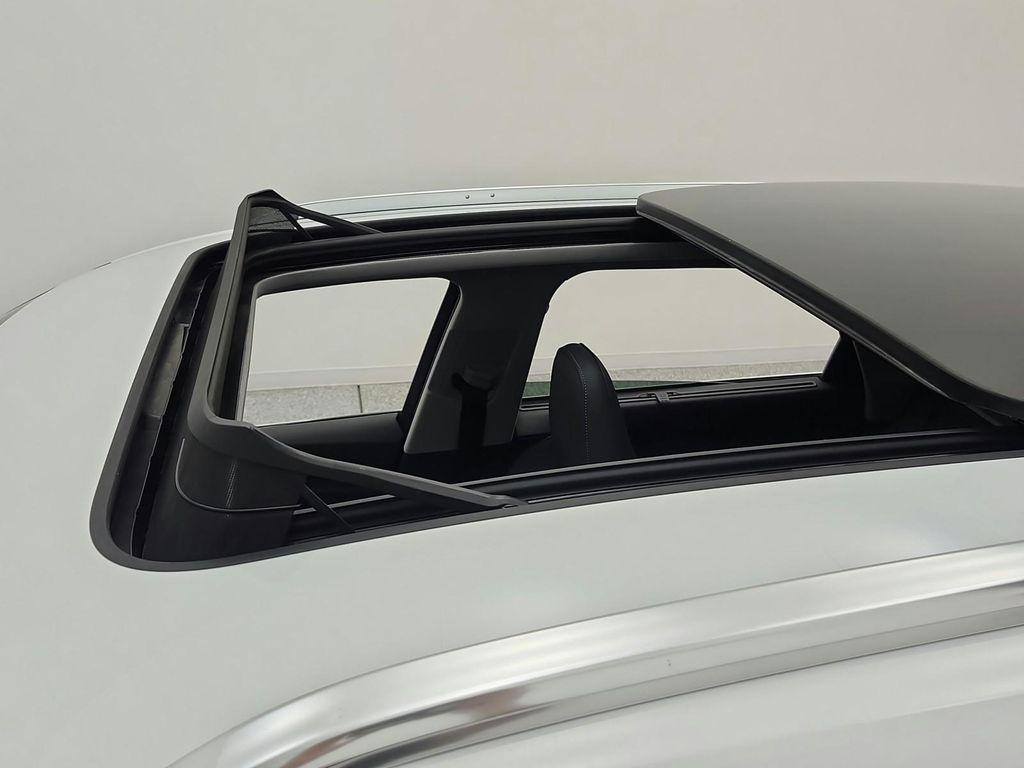 Audi Q5 view 14