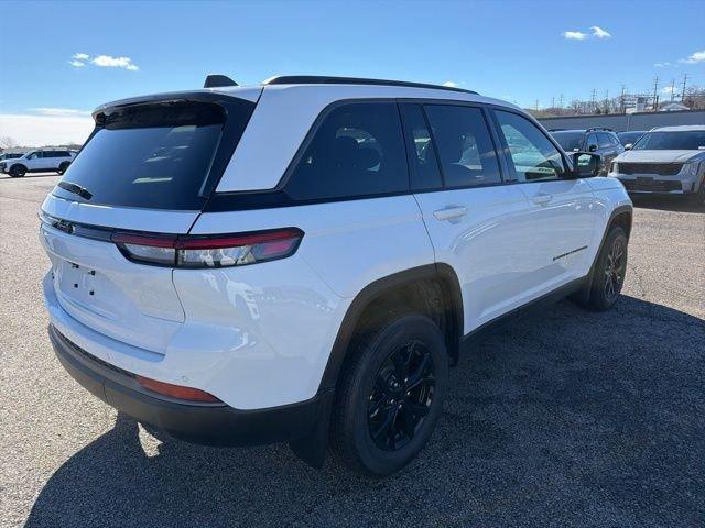 new 2026 Jeep Grand Cherokee car, priced at $45,440