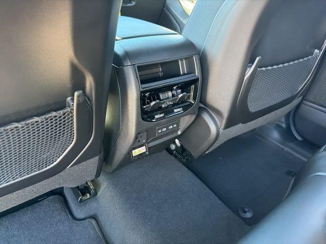 new 2026 Jeep Grand Cherokee car, priced at $45,440