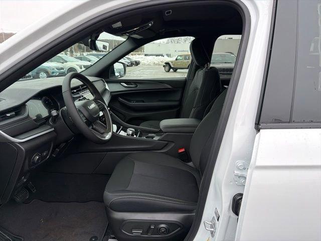 new 2026 Jeep Grand Cherokee car, priced at $43,630