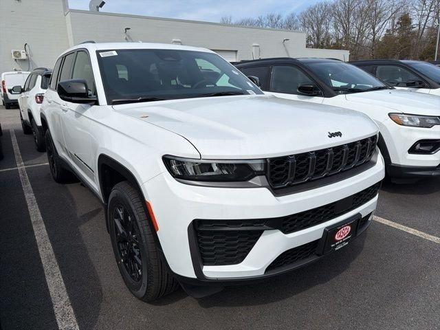 new 2026 Jeep Grand Cherokee car, priced at $44,990