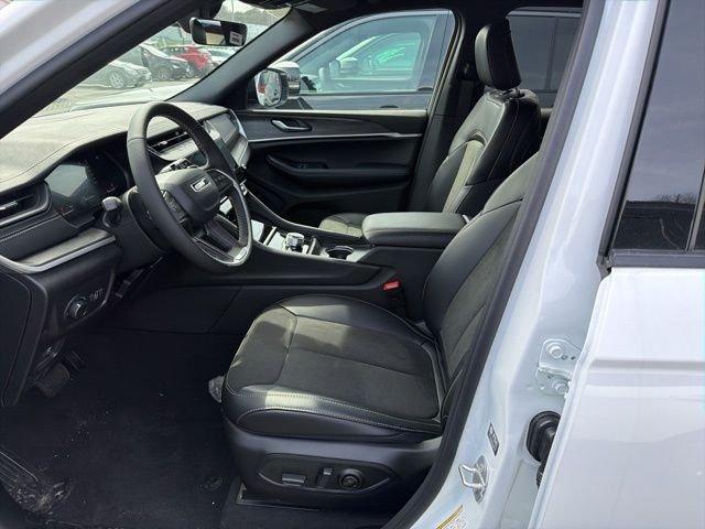 new 2026 Jeep Grand Cherokee car, priced at $44,990