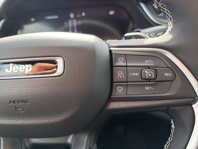 new 2025 Jeep Grand Cherokee car, priced at $46,205