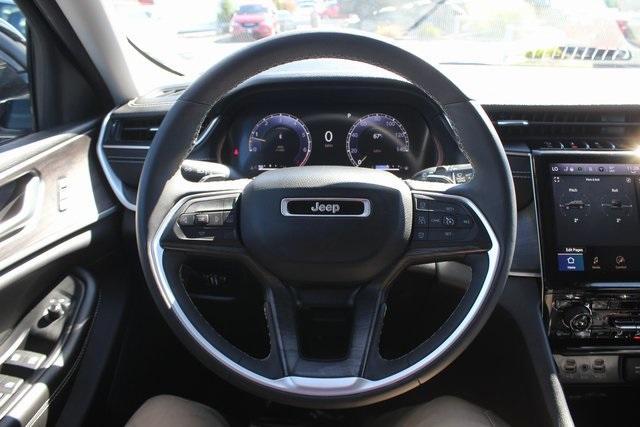 used 2024 Jeep Grand Cherokee car, priced at $30,899