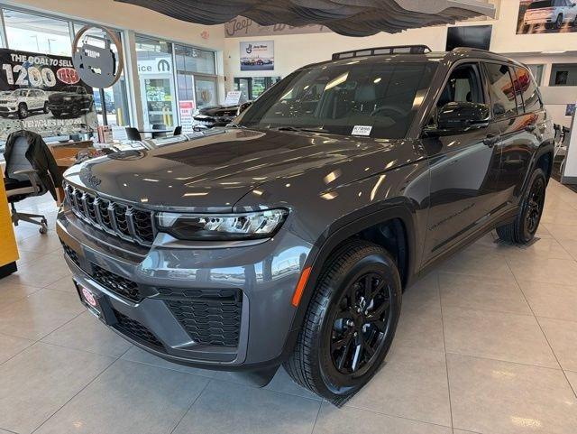 new 2026 Jeep Grand Cherokee car, priced at $45,914