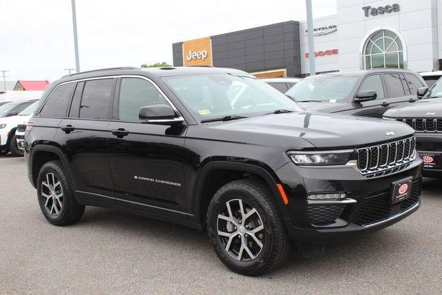 used 2024 Jeep Grand Cherokee car, priced at $34,617