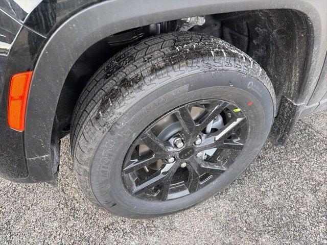 new 2026 Jeep Grand Cherokee car, priced at $48,775