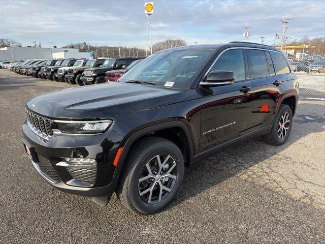 new 2025 Jeep Grand Cherokee car, priced at $45,117