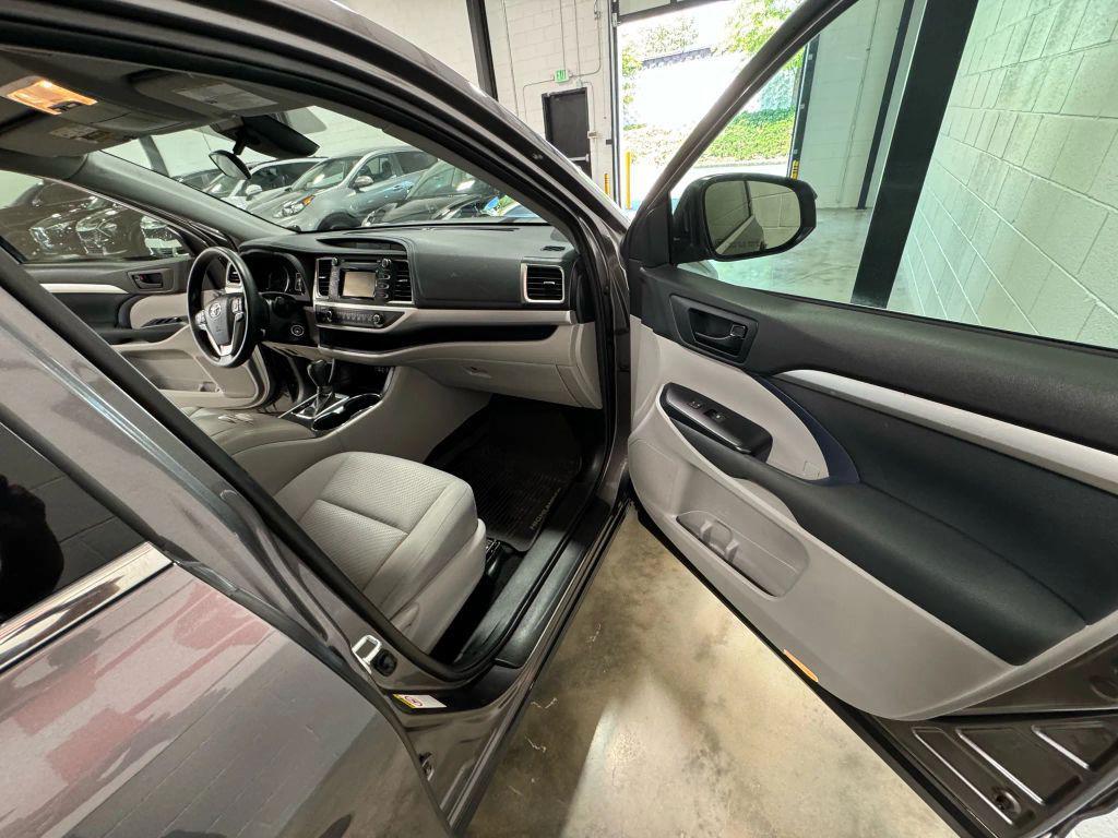 used 2019 Toyota Highlander car, priced at $23,800