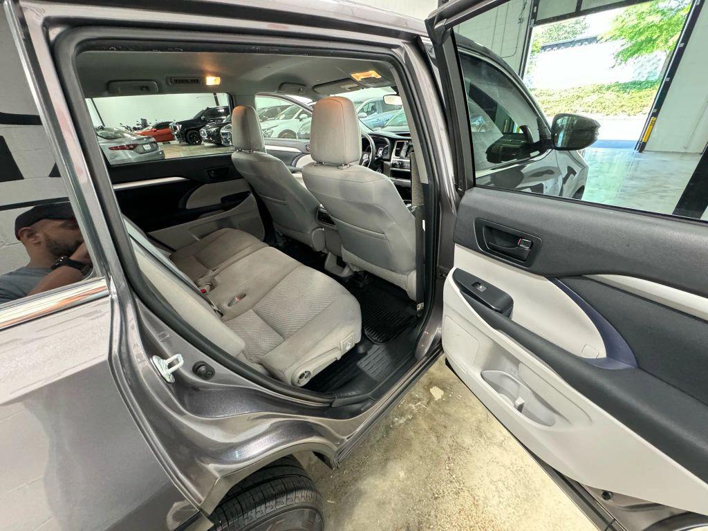 used 2019 Toyota Highlander car, priced at $23,800