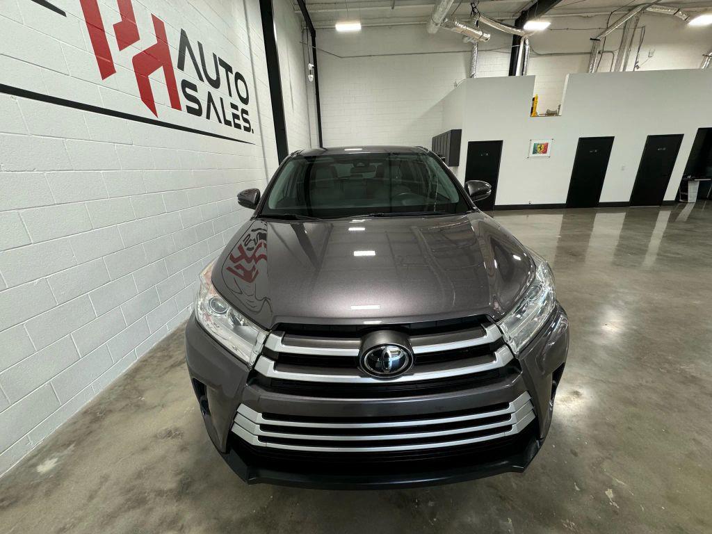 used 2019 Toyota Highlander car, priced at $23,800