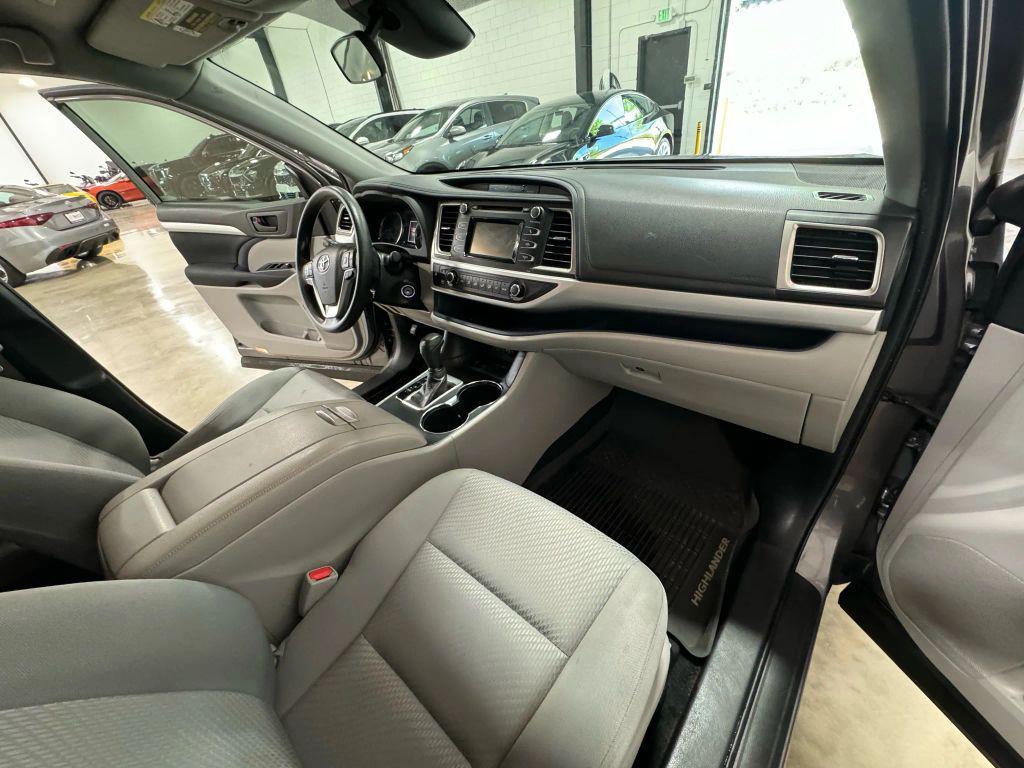 used 2019 Toyota Highlander car, priced at $23,800