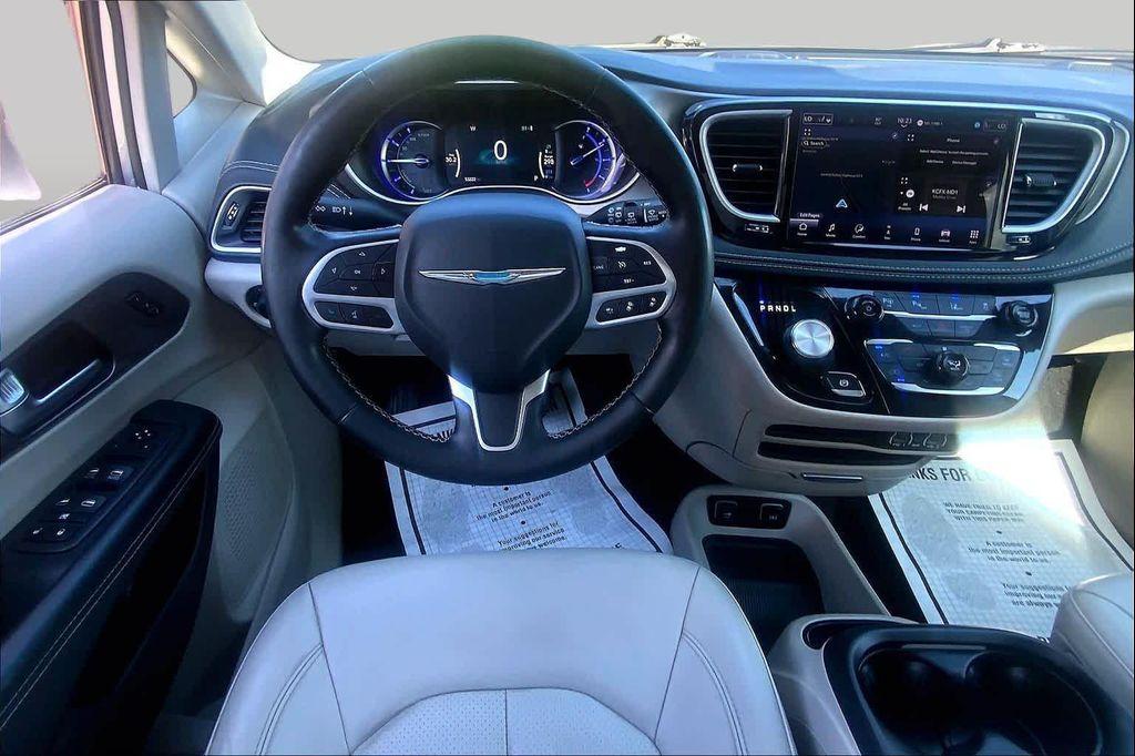 used 2021 Chrysler Pacifica Hybrid car, priced at $23,653