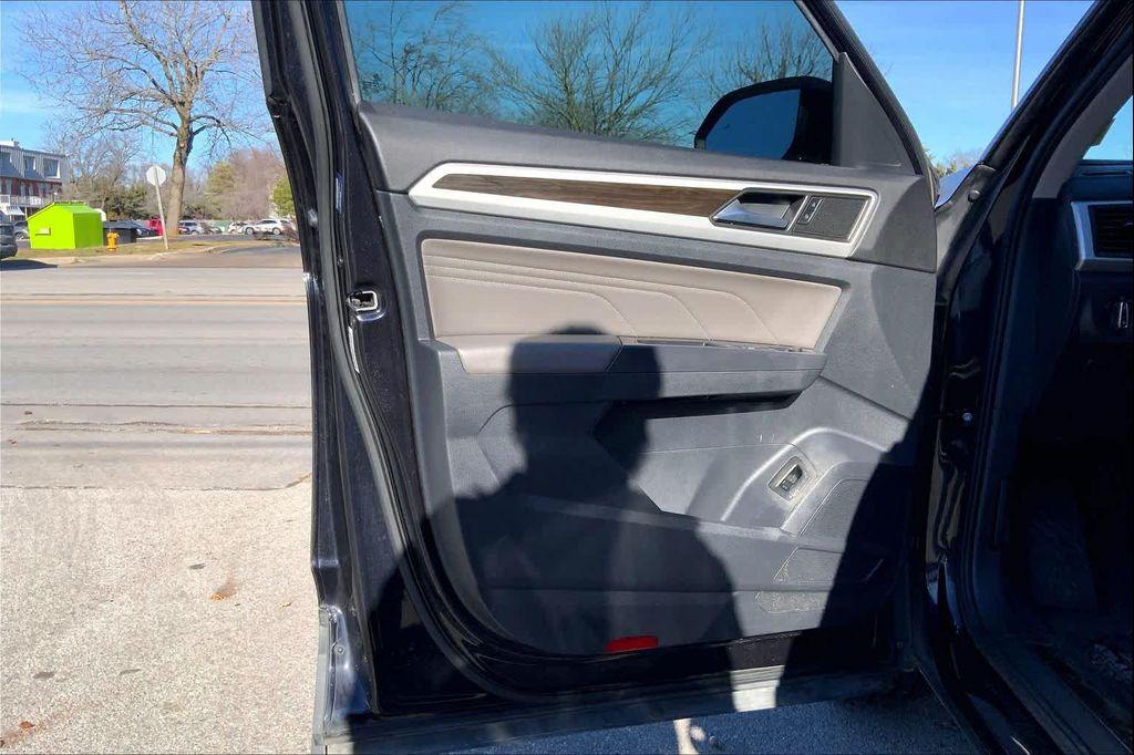 used 2021 Volkswagen Atlas car, priced at $16,998