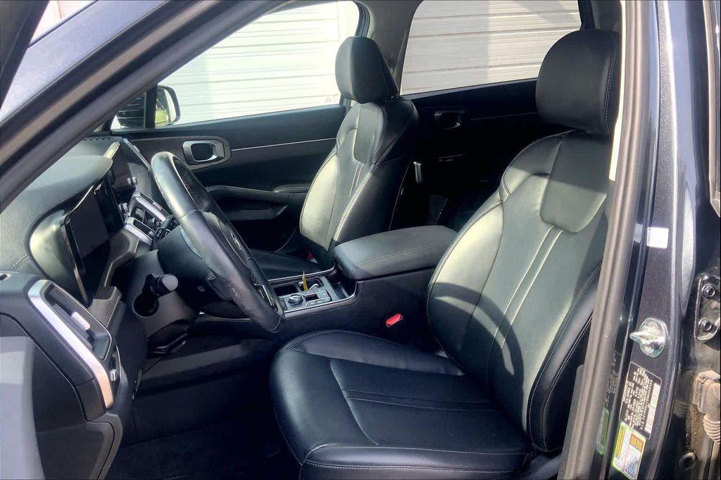 used 2021 Kia Sorento car, priced at $20,906