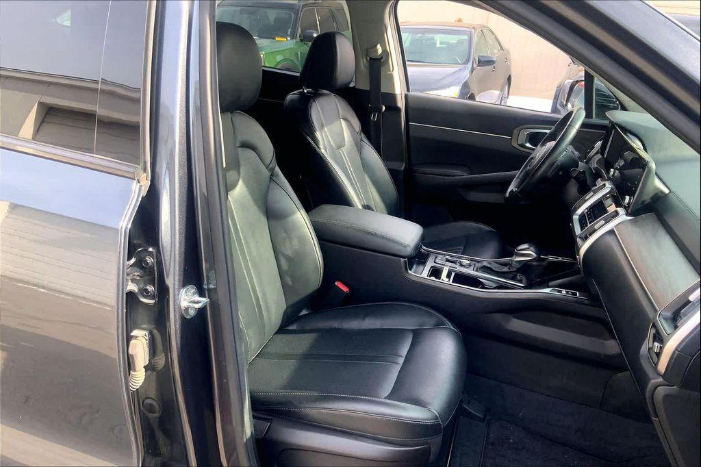 used 2021 Kia Sorento car, priced at $20,906