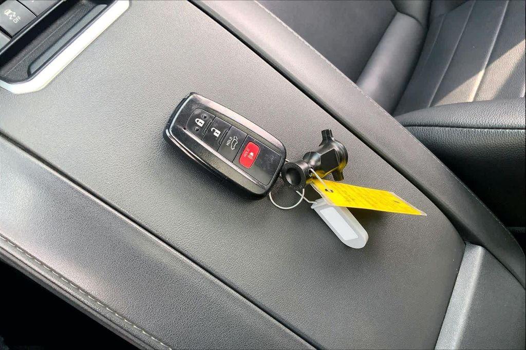 used 2020 Toyota Highlander car, priced at $21,652