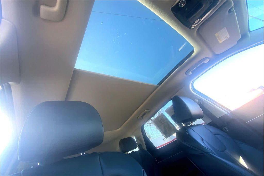 used 2025 Kia Sorento car, priced at $31,497