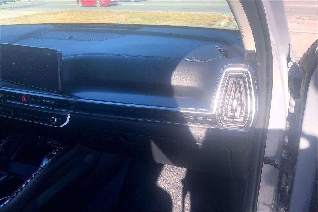 used 2025 Kia Sorento car, priced at $31,497