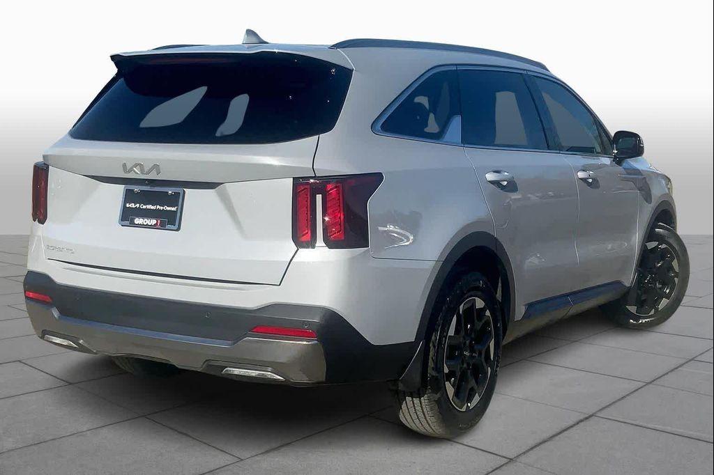 used 2025 Kia Sorento car, priced at $31,497