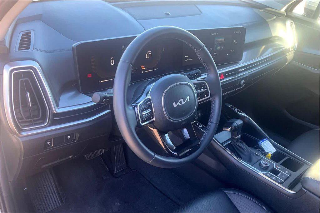 used 2025 Kia Sorento car, priced at $31,497