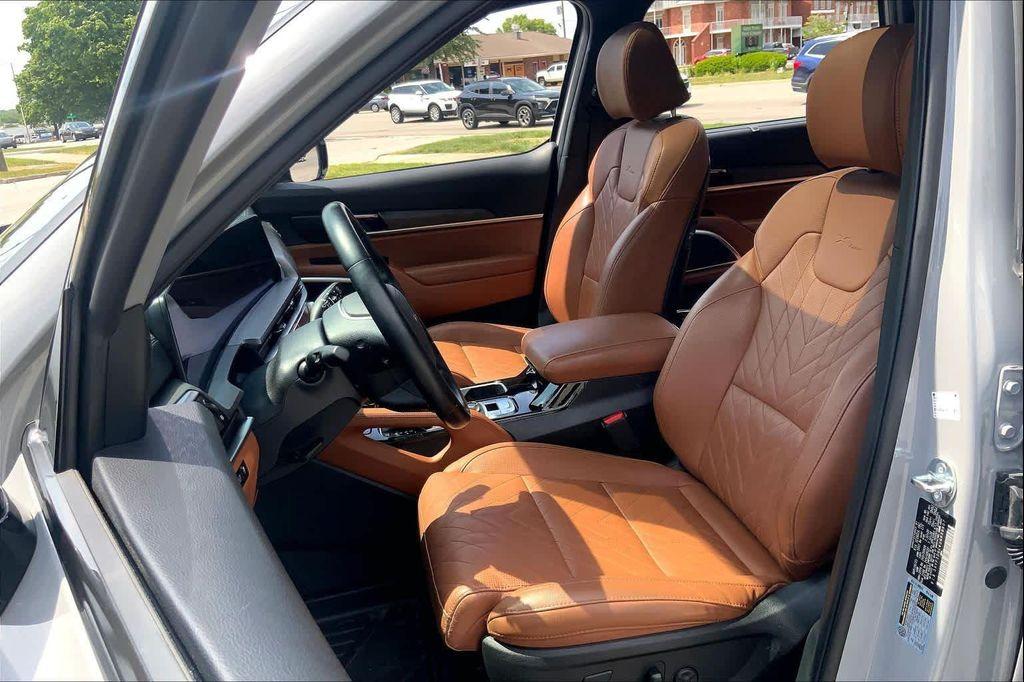 used 2025 Kia Telluride car, priced at $44,698