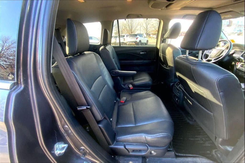 used 2021 Honda Pilot car, priced at $23,378