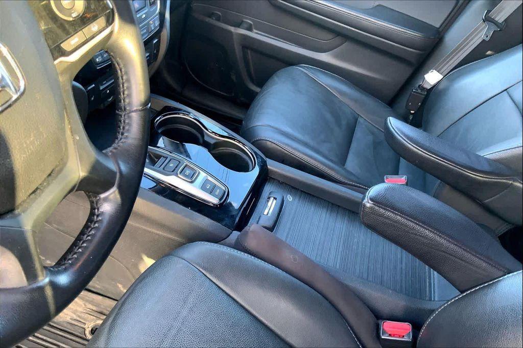 used 2021 Honda Pilot car, priced at $23,378