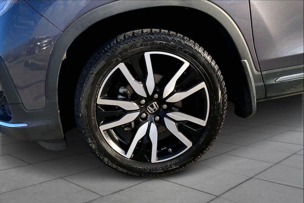 used 2021 Honda Pilot car, priced at $23,378