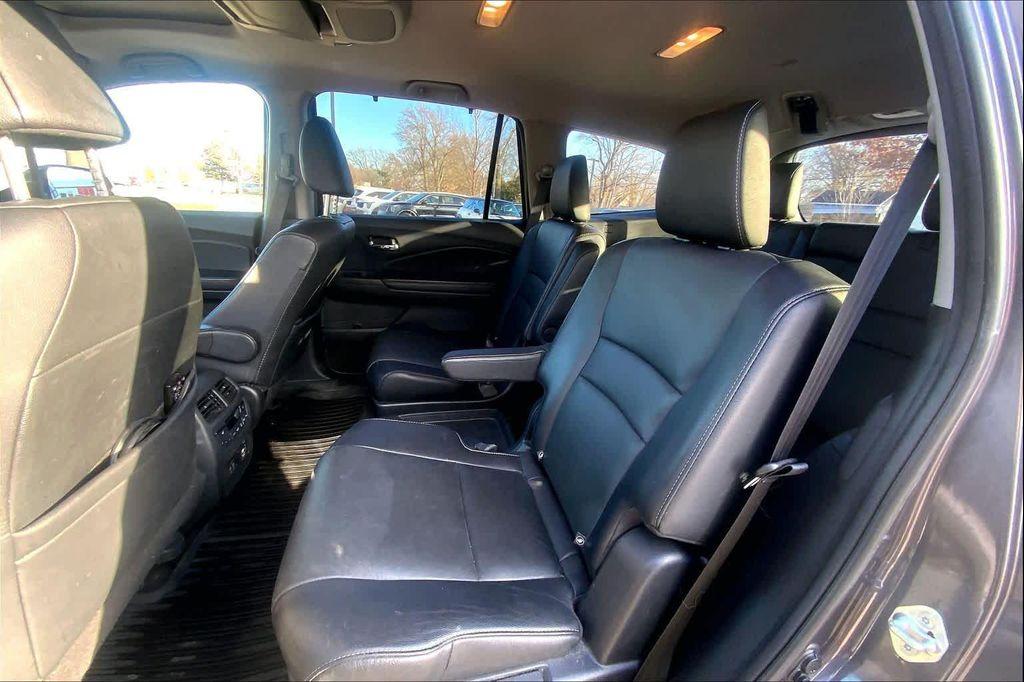 used 2021 Honda Pilot car, priced at $23,378