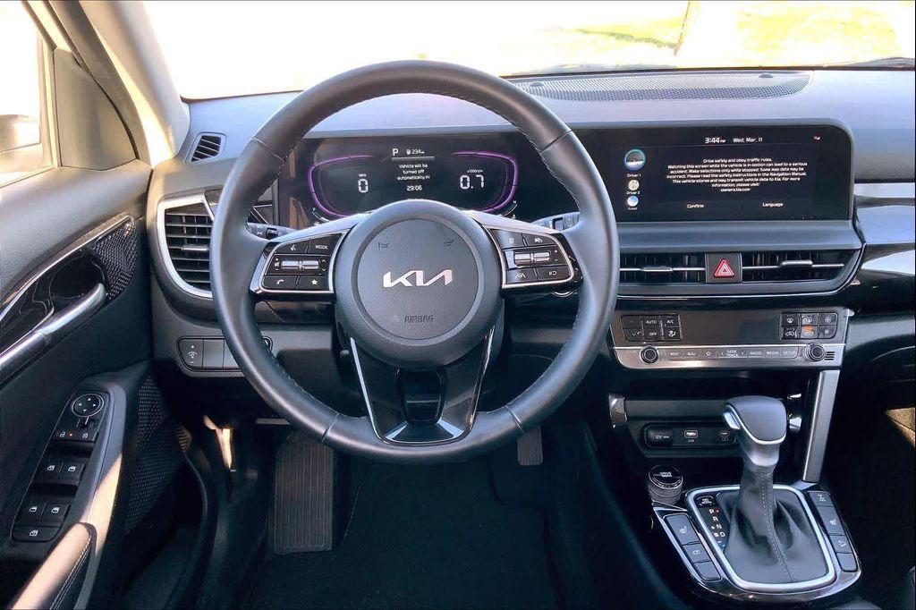 used 2025 Kia Seltos car, priced at $25,971