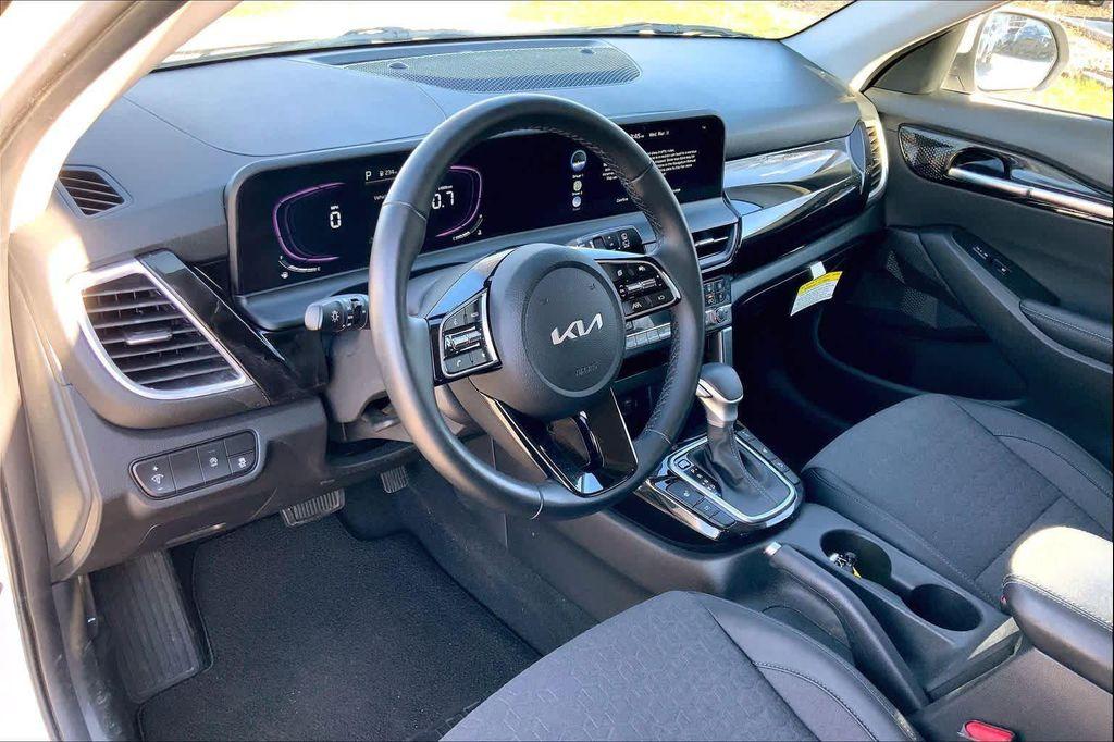 used 2025 Kia Seltos car, priced at $25,971