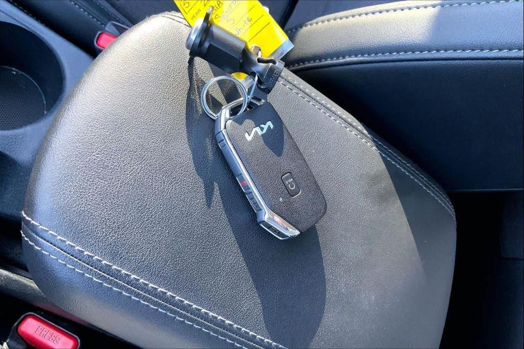 used 2025 Kia Seltos car, priced at $25,971