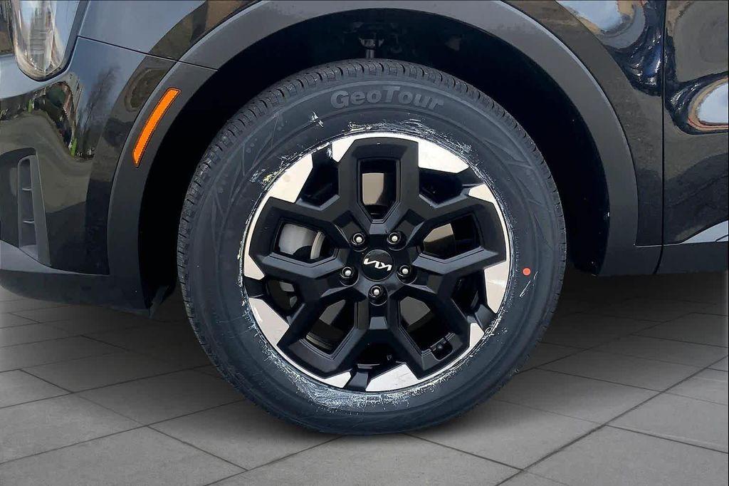 used 2024 Kia Sorento car, priced at $25,564