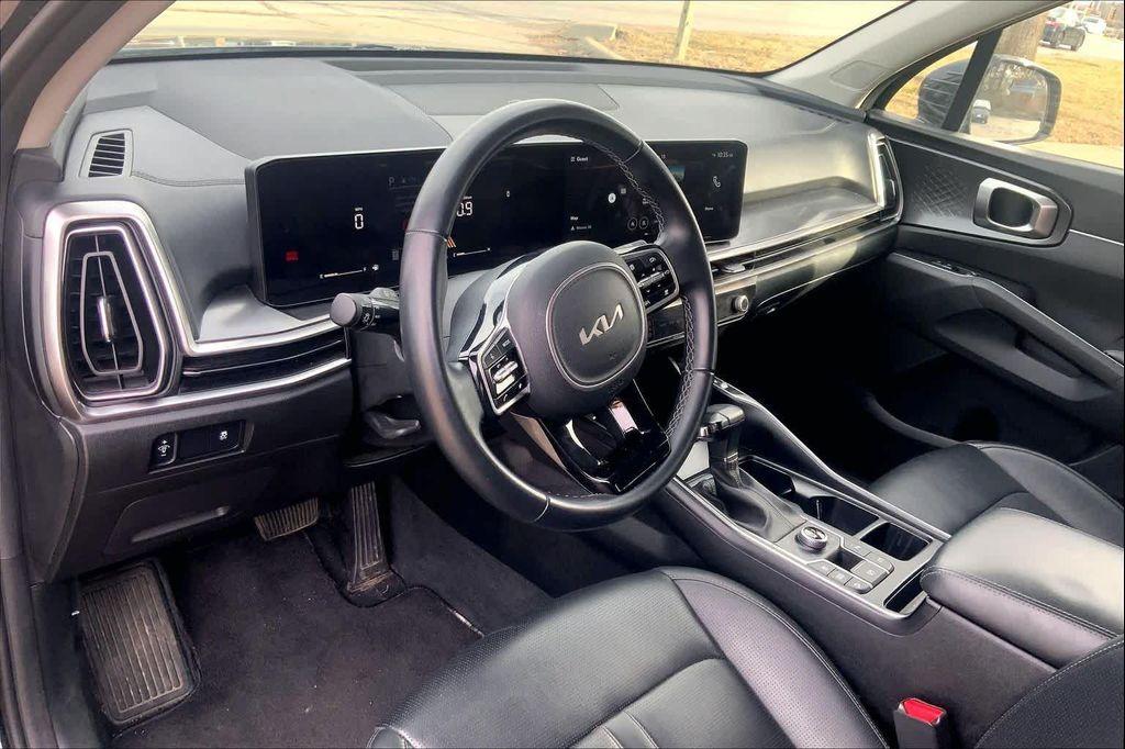 used 2024 Kia Sorento car, priced at $25,564
