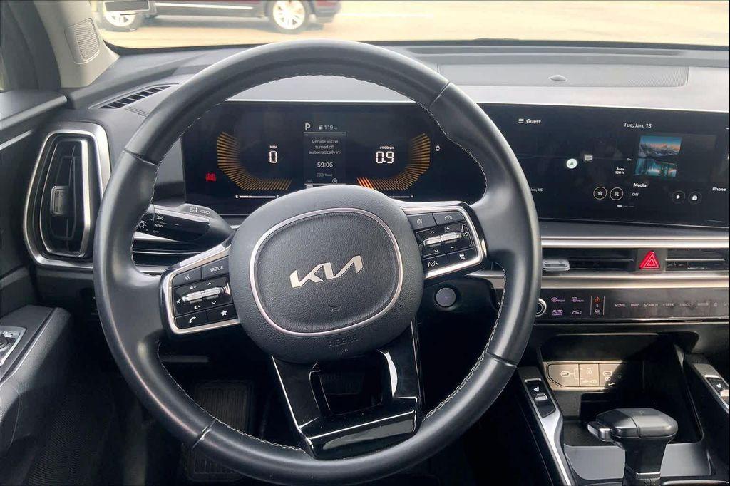 used 2024 Kia Sorento car, priced at $25,564